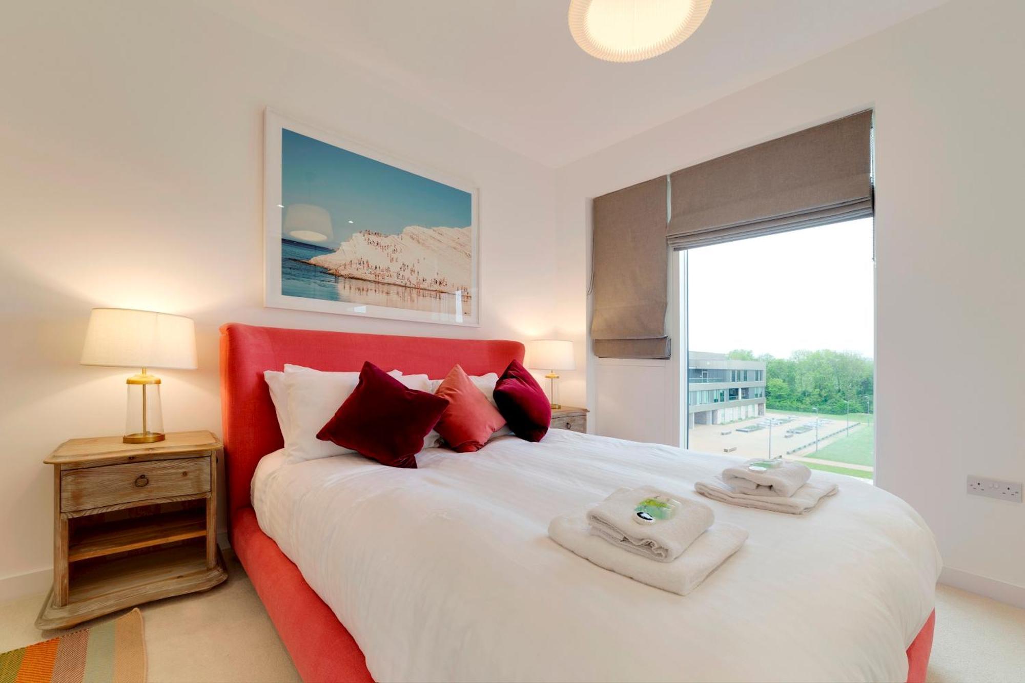 Pass The Keys Stunning And Spacious Modern Flat - Own Car Park CBG Exteriör bild