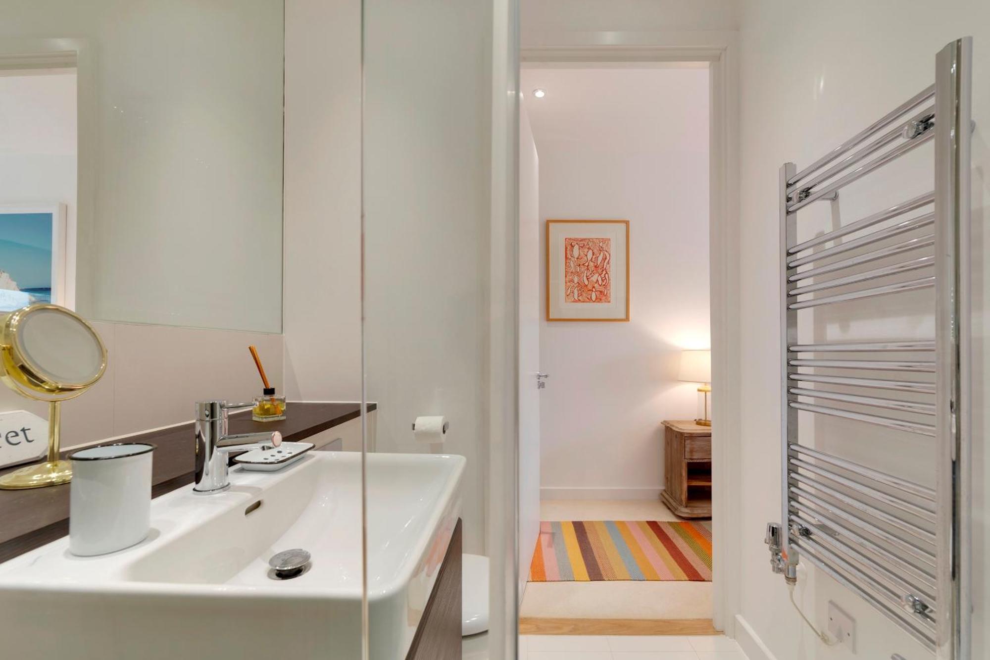 Pass The Keys Stunning And Spacious Modern Flat - Own Car Park CBG Exteriör bild