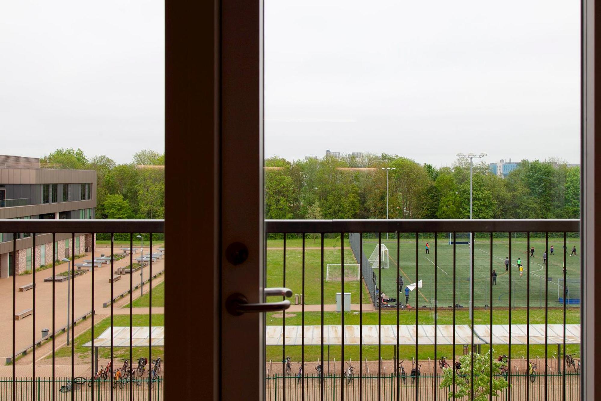 Pass The Keys Stunning And Spacious Modern Flat - Own Car Park CBG Exteriör bild