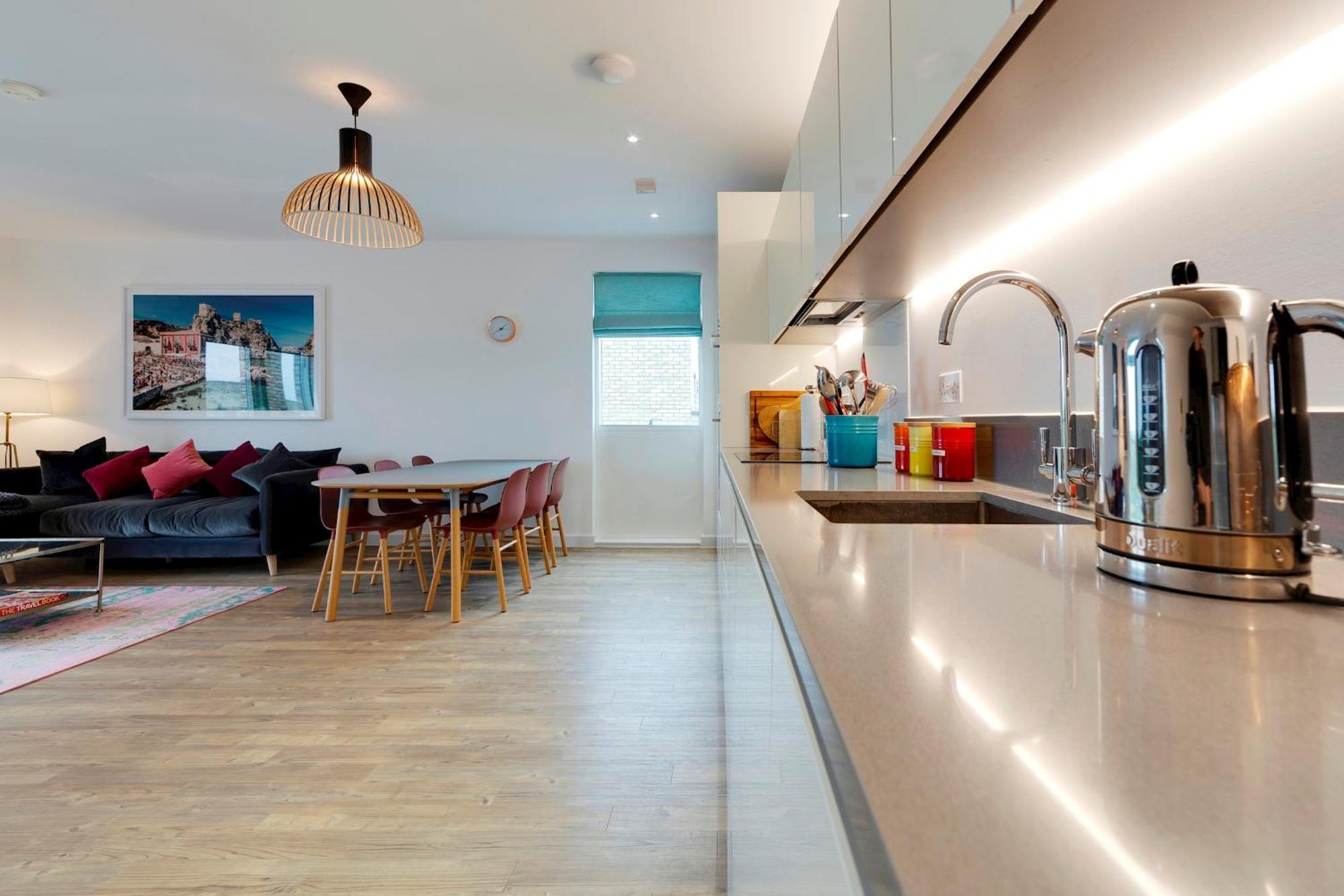 Pass The Keys Stunning And Spacious Modern Flat - Own Car Park CBG Exteriör bild